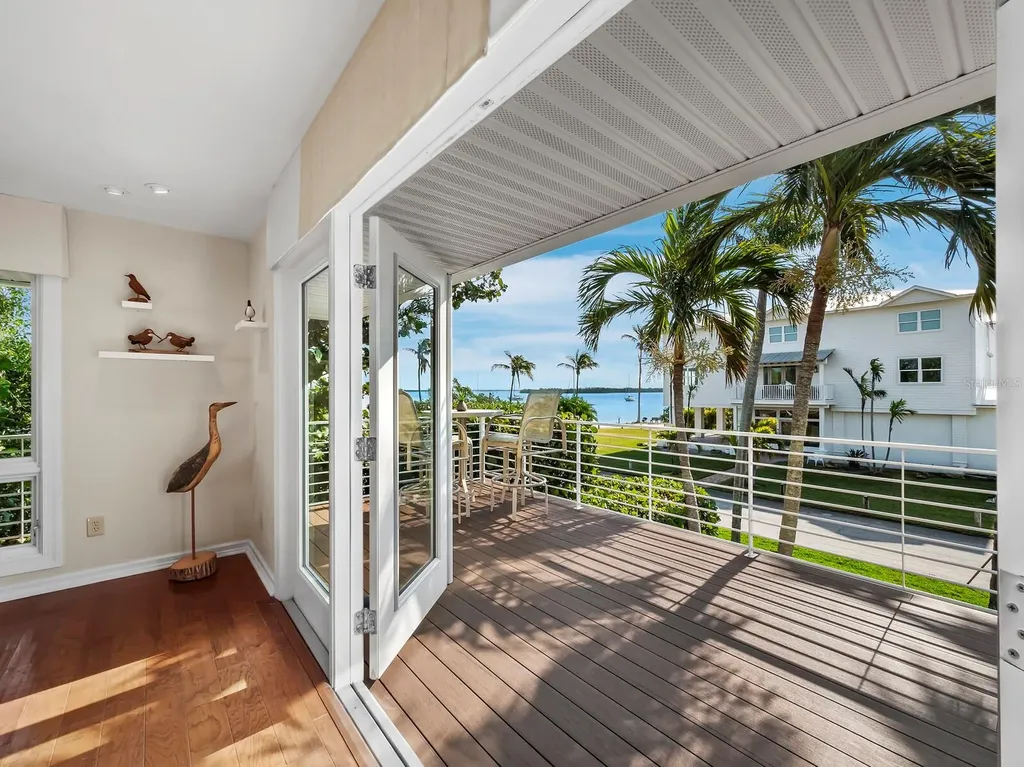 691 Linley Street Longboat Key FL 34228