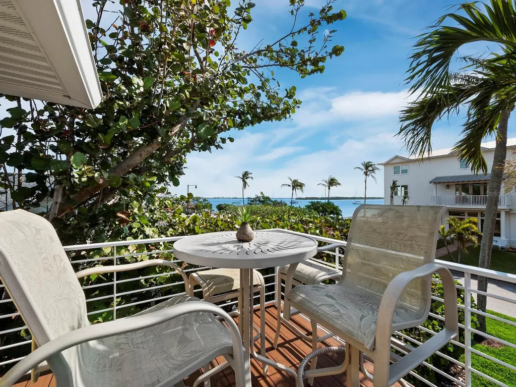 691 Linley Street Longboat Key FL 34228