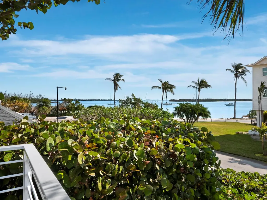 691 Linley Street Longboat Key FL 34228
