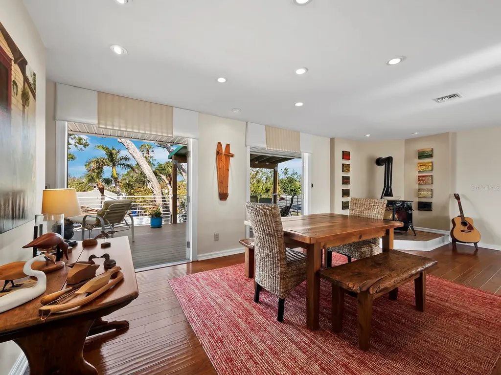 691 Linley Street Longboat Key FL 34228