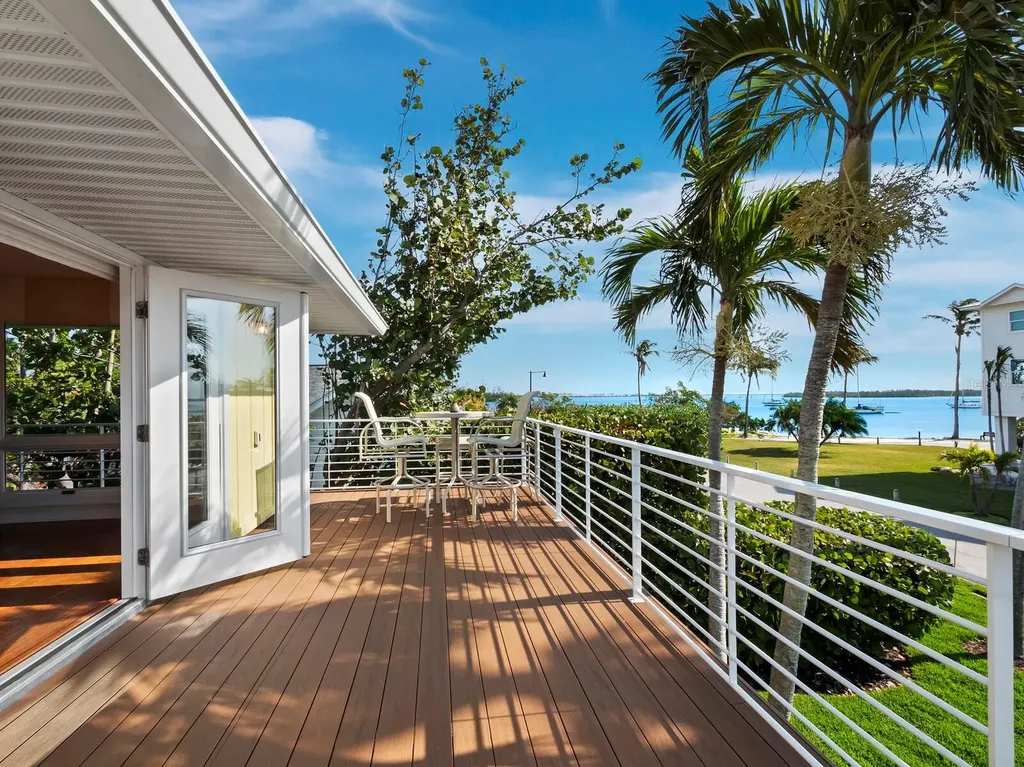 691 Linley Street Longboat Key FL 34228