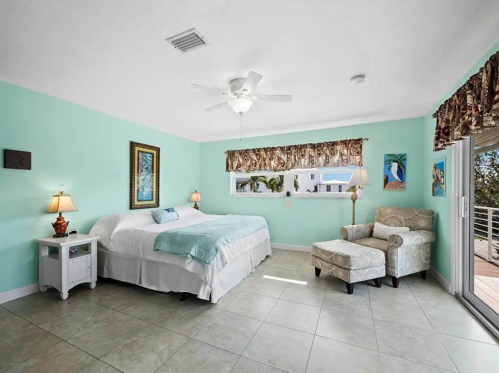 691 Linley Street Longboat Key FL 34228