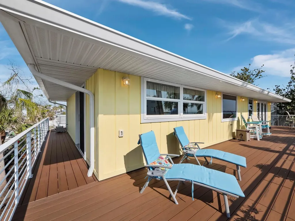 691 Linley Street Longboat Key FL 34228
