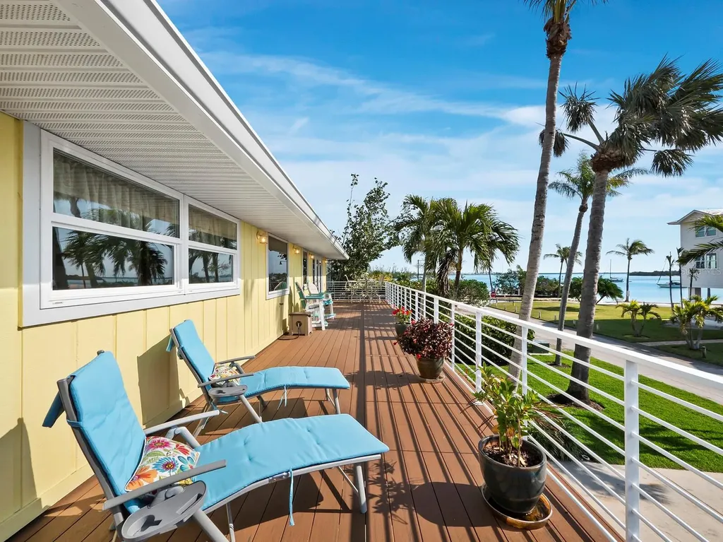 691 Linley Street Longboat Key FL 34228