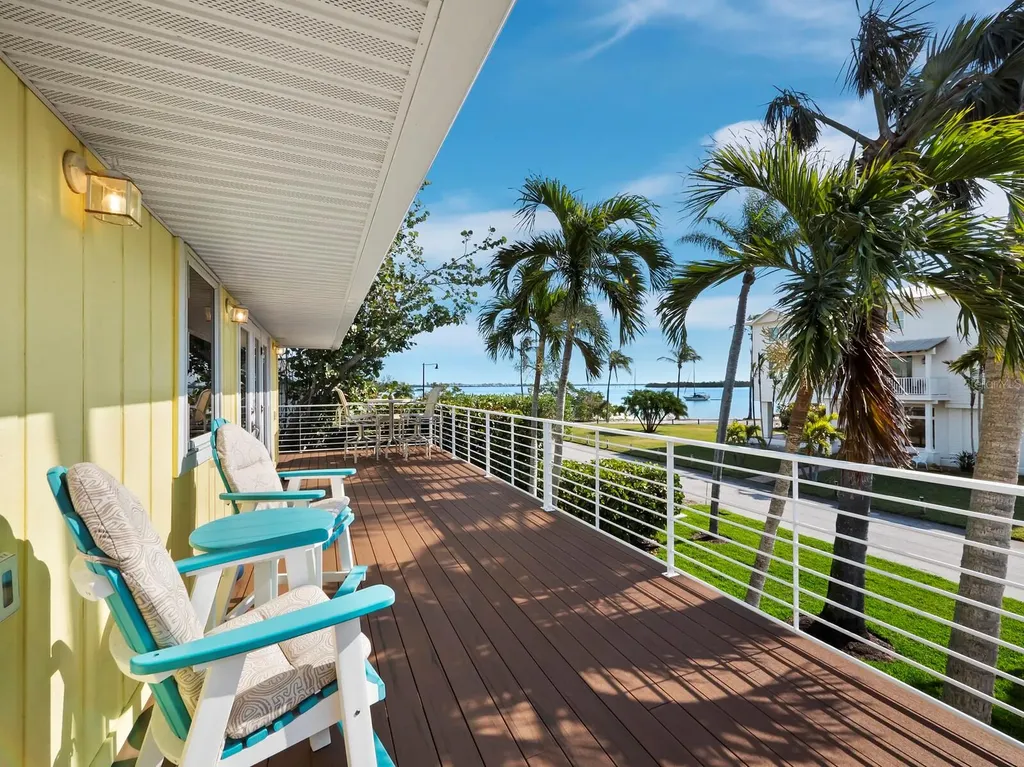 691 Linley Street Longboat Key FL 34228