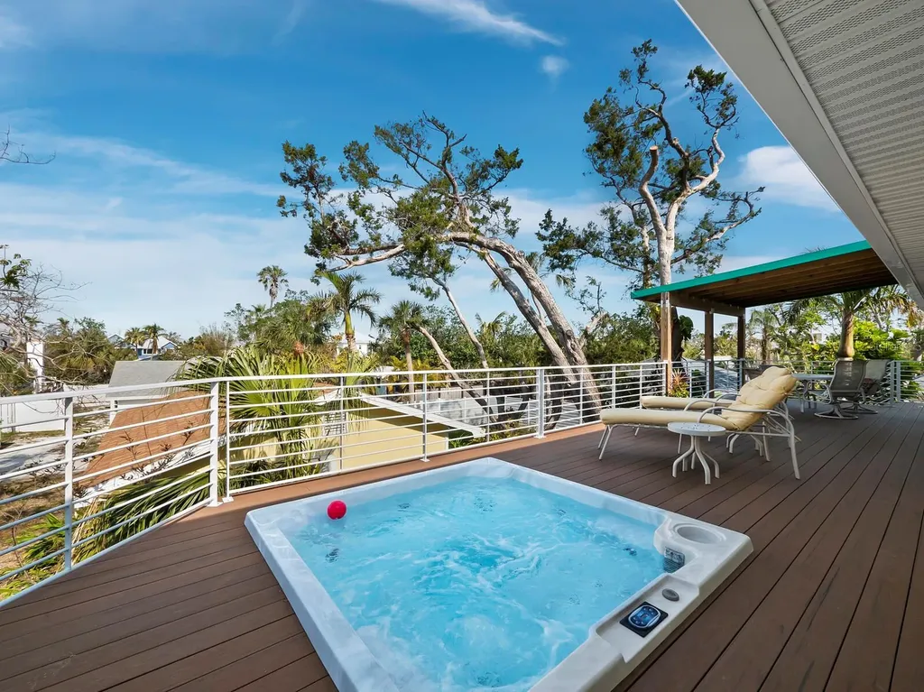 691 Linley Street Longboat Key FL 34228