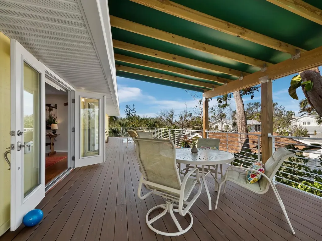 691 Linley Street Longboat Key FL 34228