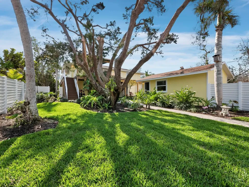 691 Linley Street Longboat Key FL 34228