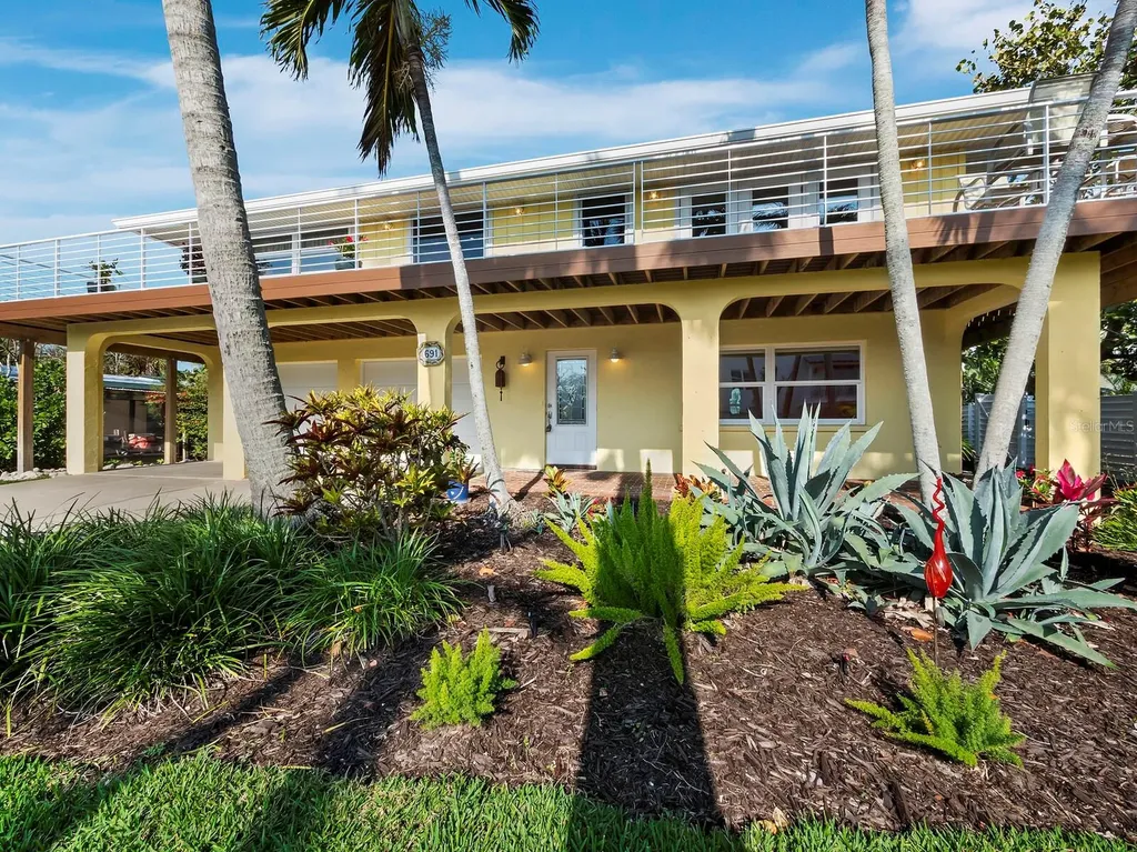 691 Linley Street Longboat Key FL 34228