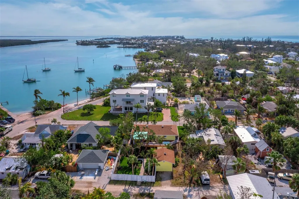 691 Linley Street Longboat Key FL 34228