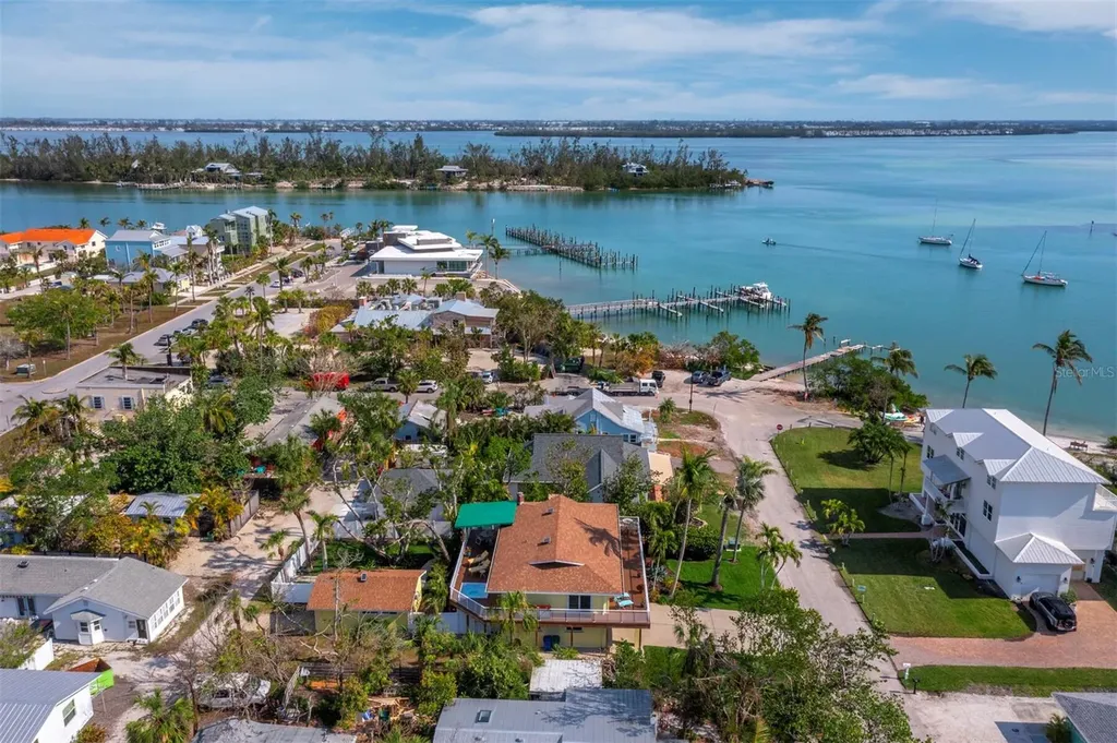 691 Linley Street Longboat Key FL 34228