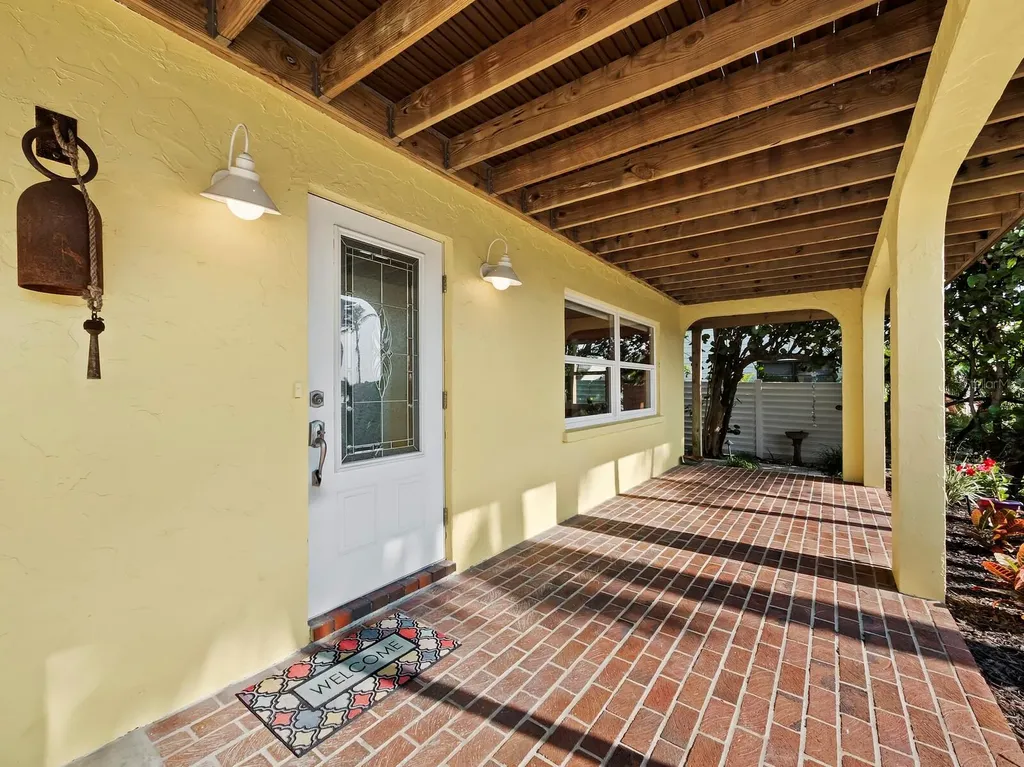 691 Linley Street Longboat Key FL 34228