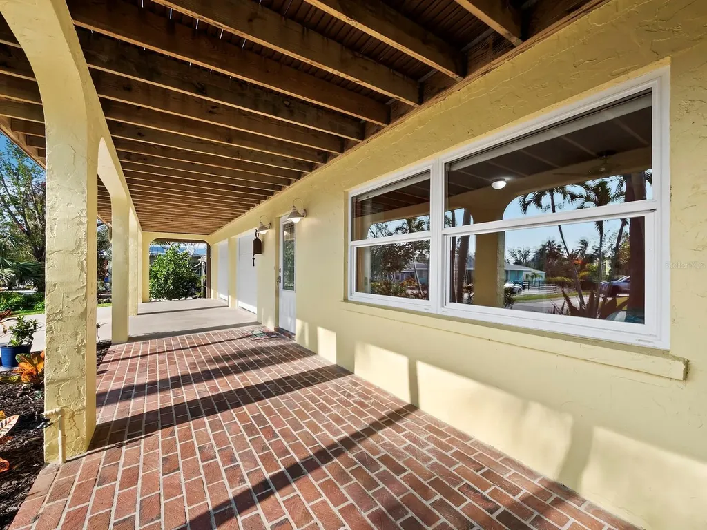 691 Linley Street Longboat Key FL 34228