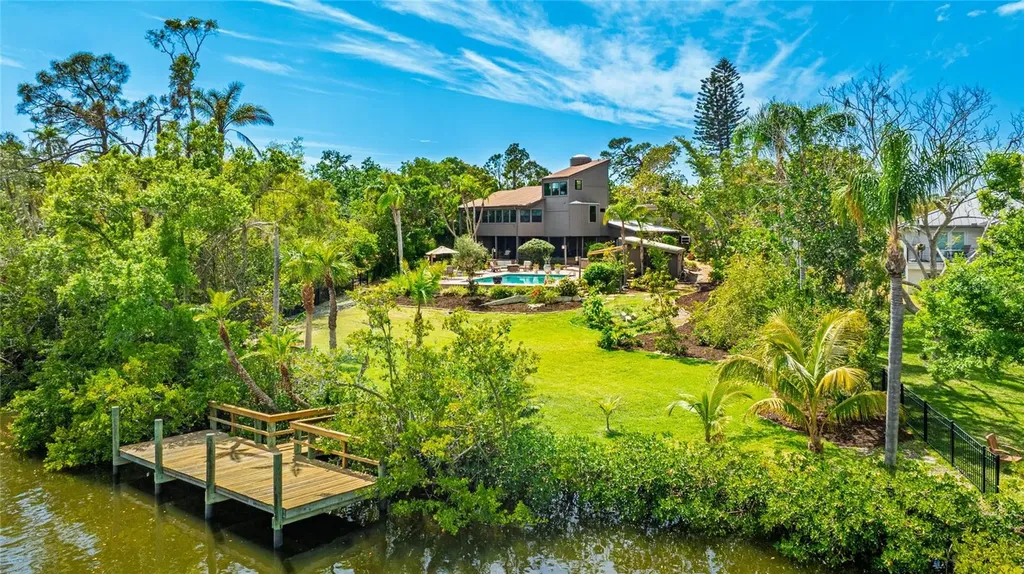 5135 Riverwood Avenue Sarasota FL 34231