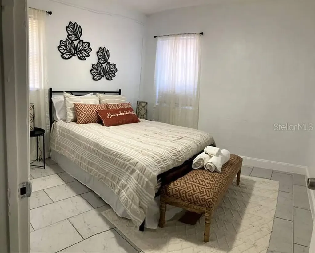 1743 Yale Street S St Petersburg FL 33712