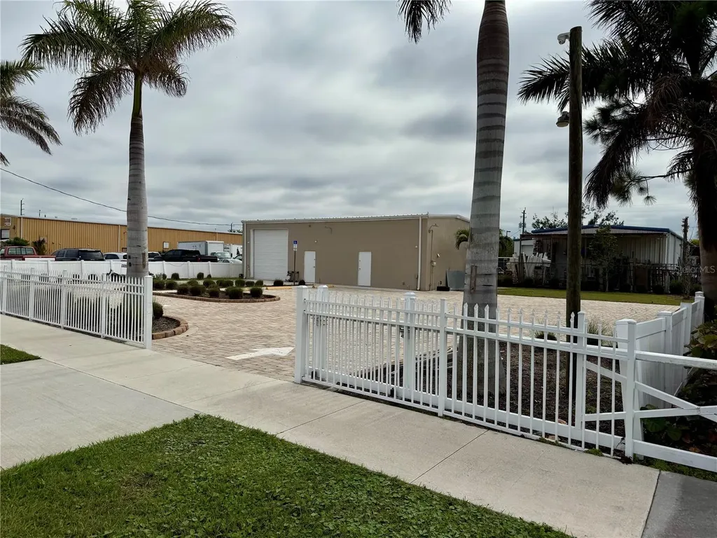 121 E Mckenzie Street Punta Gorda FL 33950