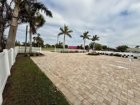 121 E Mckenzie Street Punta Gorda FL 33950