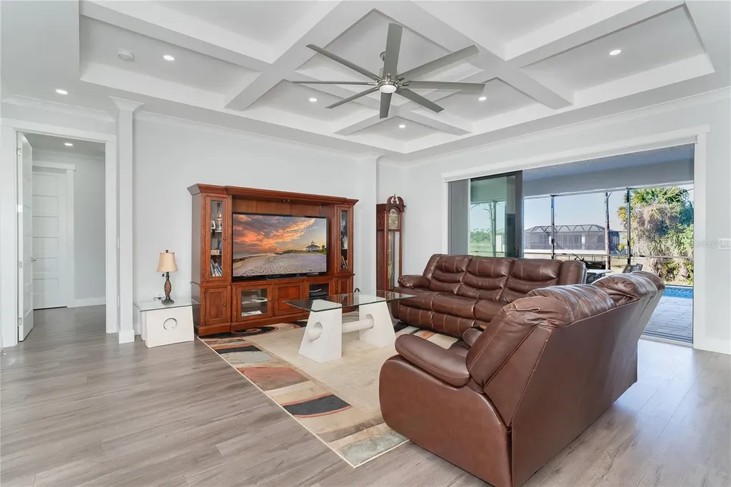 237 W Pine Valley Lane Rotonda West FL 33947