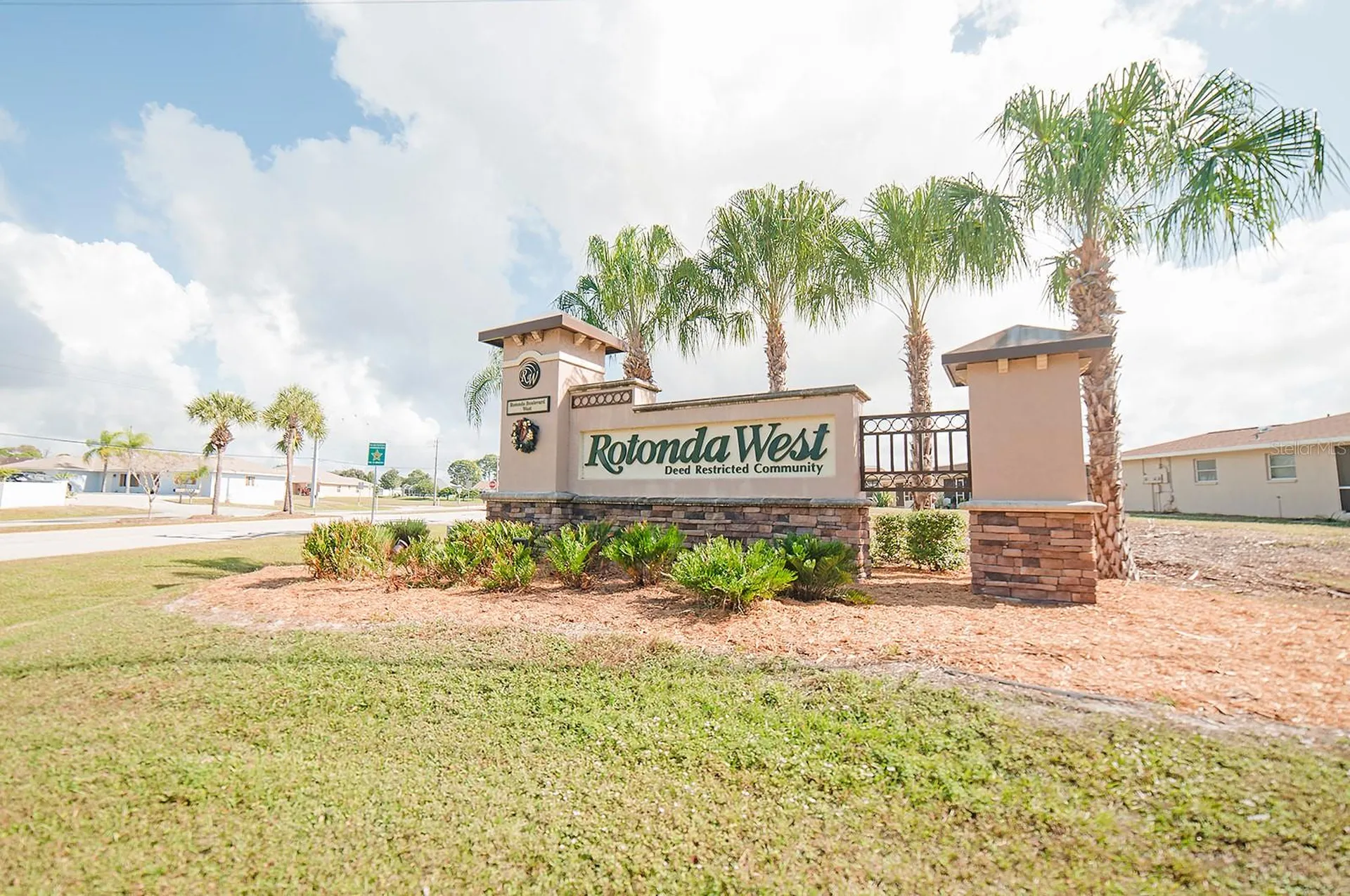 237 W Pine Valley Lane Rotonda West FL 33947