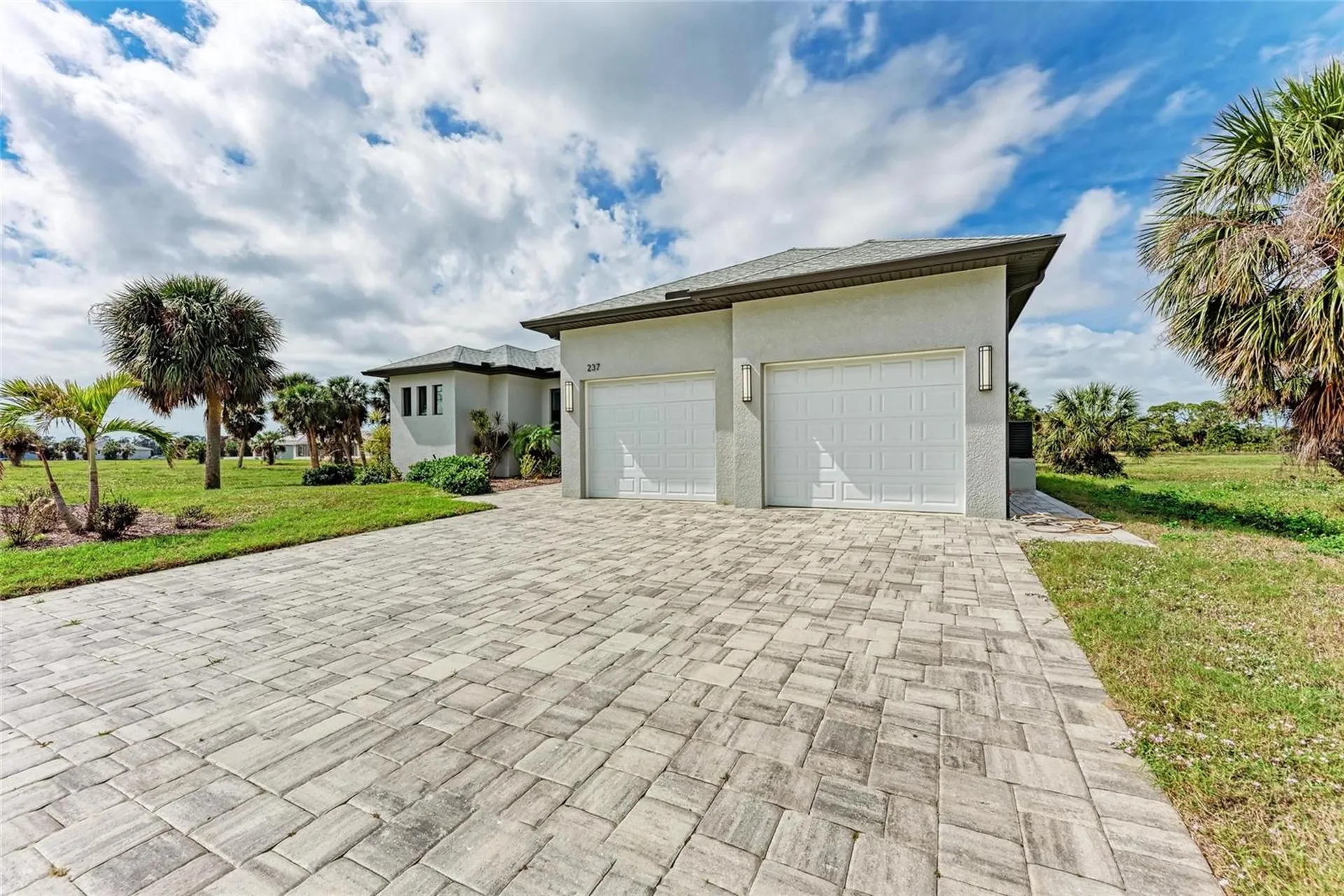237 W Pine Valley Lane Rotonda West FL 33947