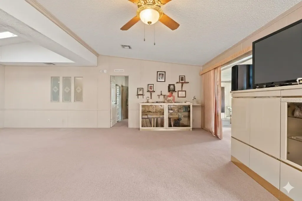 2673 Cayman Circle Zellwood FL 32798