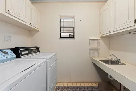 2673 Cayman Circle Zellwood FL 32798