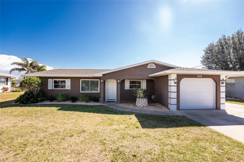 1918 Greenlawn Drive Englewood FL 34223