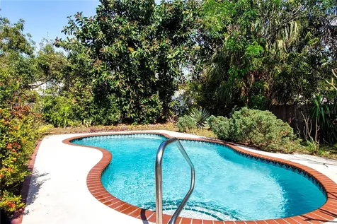 1555 Flower Drive Sarasota FL 34239