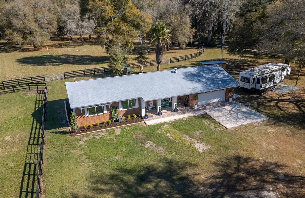 1631 NE 165th Street Citra FL 32113