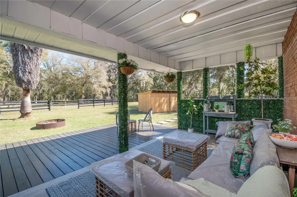 1631 NE 165th Street Citra FL 32113