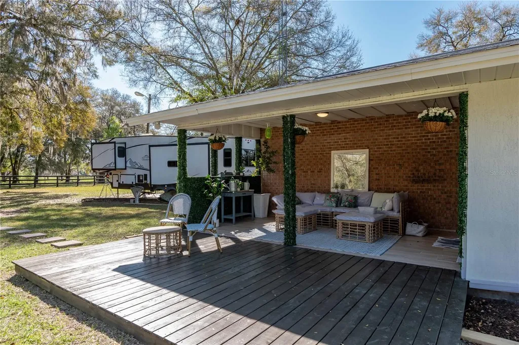 1631 NE 165th Street Citra FL 32113