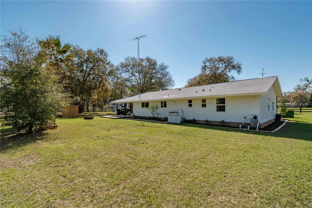 1631 NE 165th Street Citra FL 32113