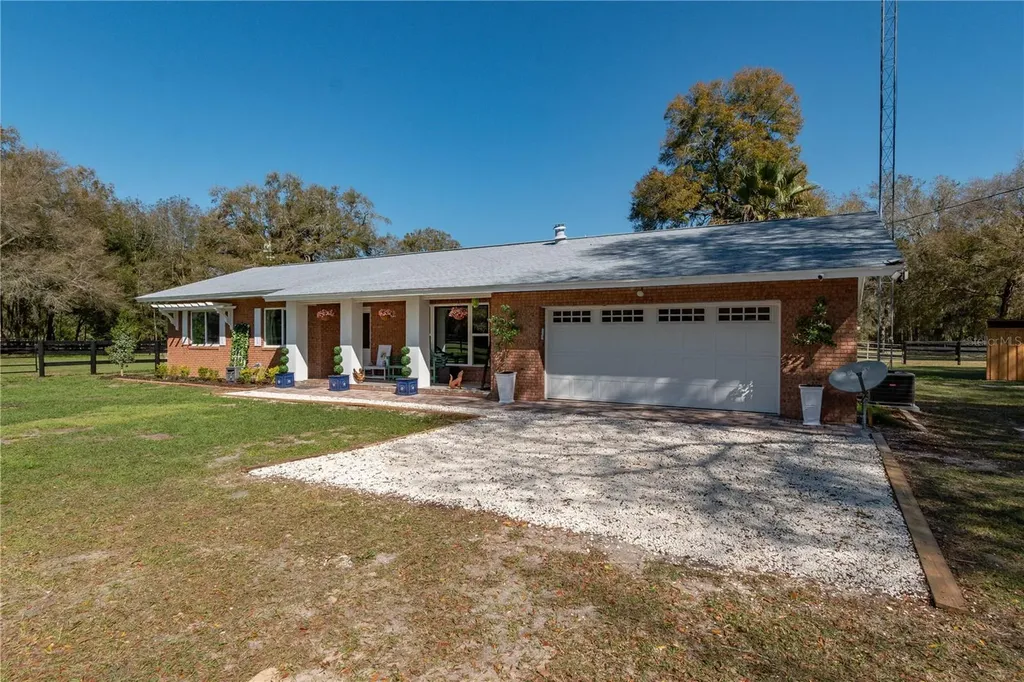 1631 NE 165th Street Citra FL 32113