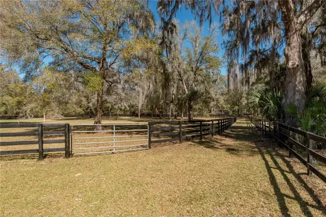 1631 NE 165th Street Citra FL 32113