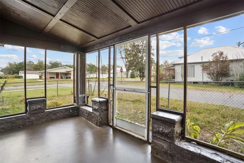 14329 14th Street Dade City FL 33523