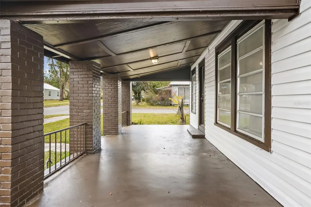 14329 14th Street Dade City FL 33523