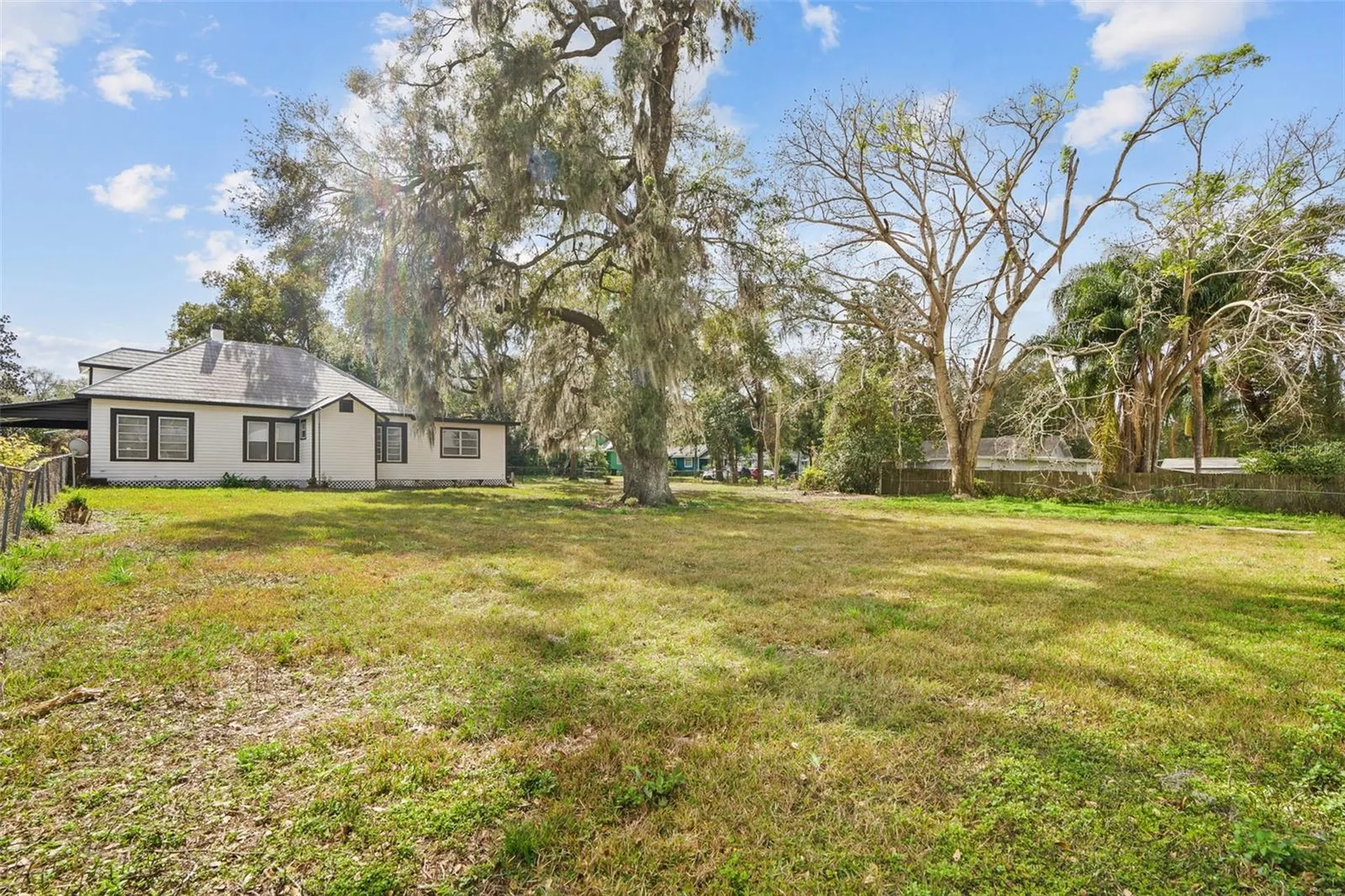 14329 14th Street Dade City FL 33523