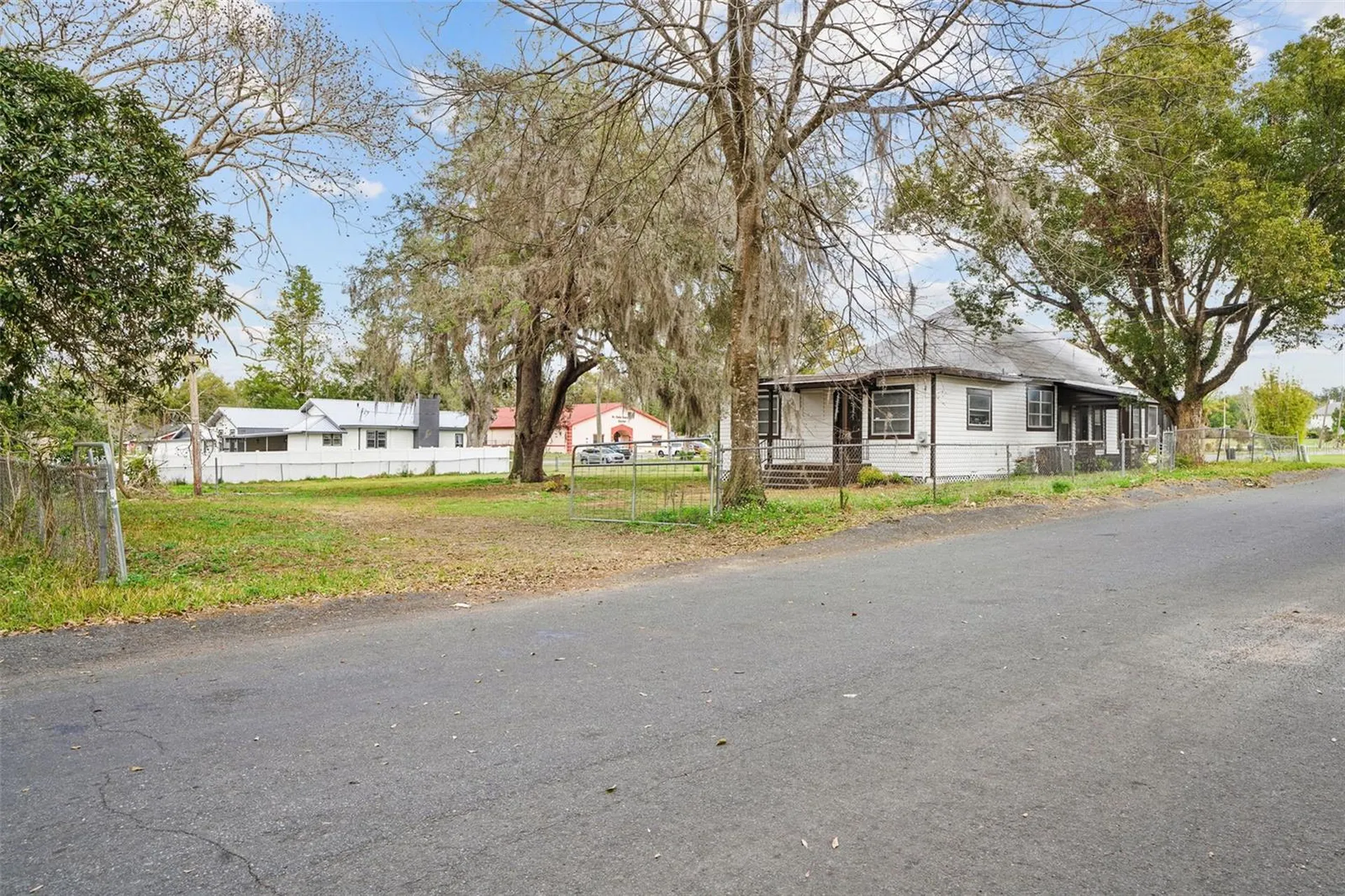 14329 14th Street Dade City FL 33523