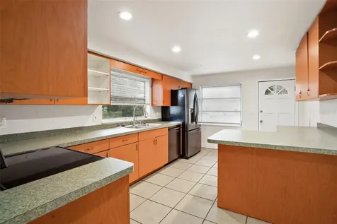 14329 14th Street Dade City FL 33523