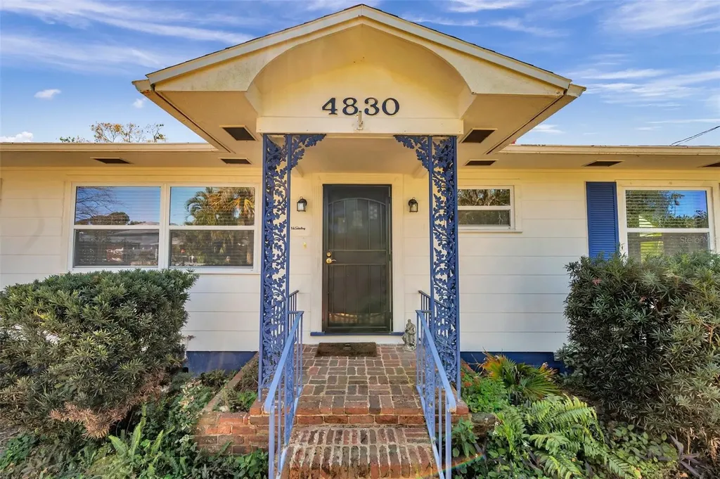 4830 14th Avenue N St Petersburg FL 33713