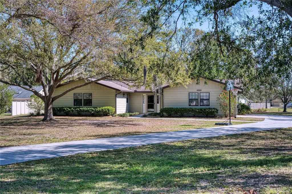 6208 98th Street E Bradenton FL 34202