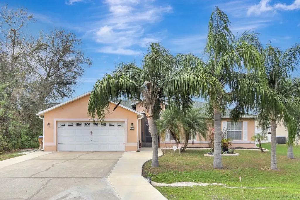 571 Nogales Court Kissimmee FL 34758