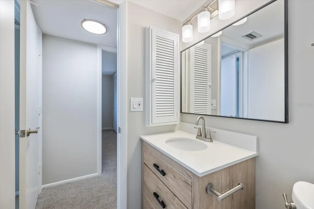 800 Benjamin Franklin Drive Sarasota FL 34236