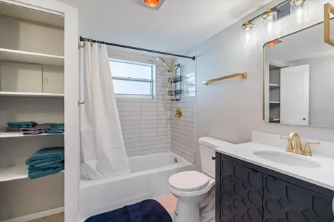 800 Benjamin Franklin Drive Sarasota FL 34236