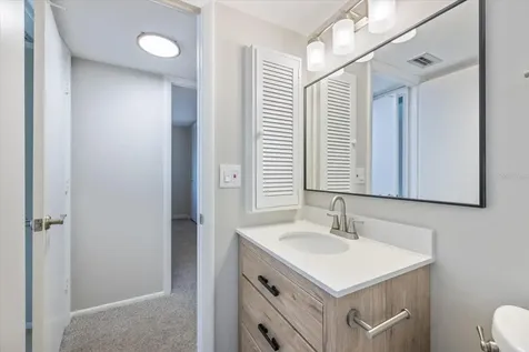 800 Benjamin Franklin Drive Sarasota FL 34236