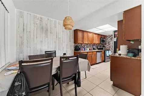 5201 Vineland Road Orlando FL 32811