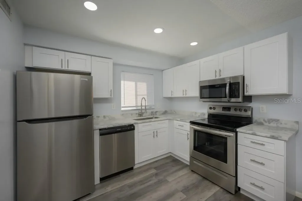 2625 Pine Lake Terrace Sarasota FL 34237