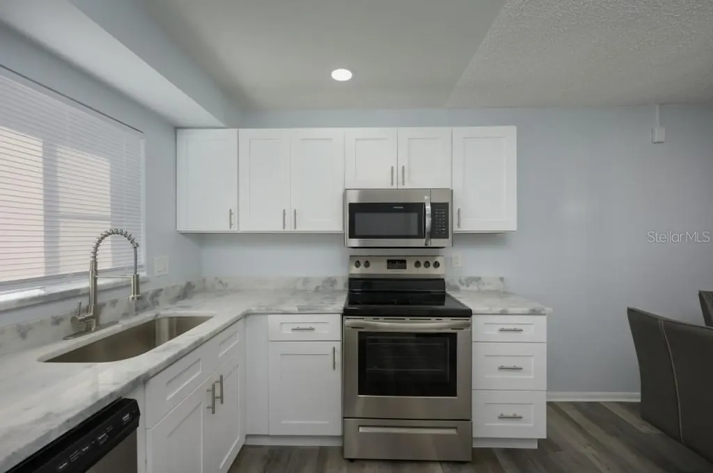 2625 Pine Lake Terrace Sarasota FL 34237