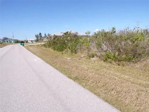 15547 Mccomb Circle Port Charlotte FL 33981