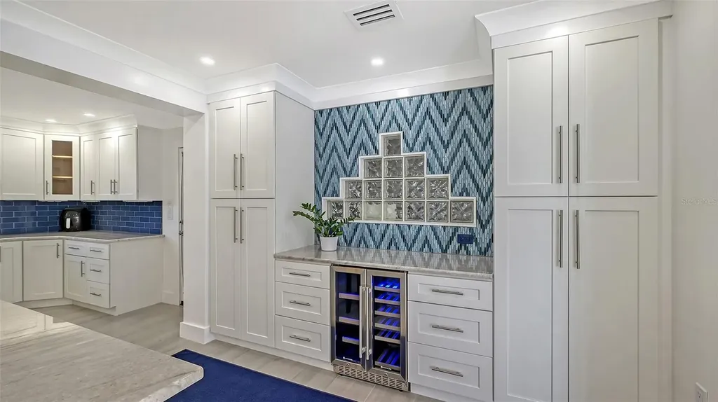 619 Buttonwood Drive Longboat Key FL 34228